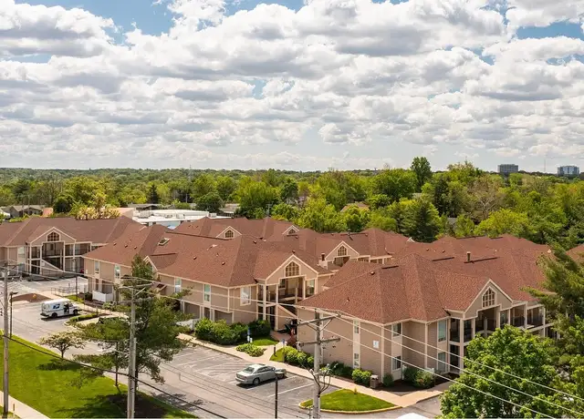 Photo of 1855 Craigshire Dr, St. Louis, MO 63146