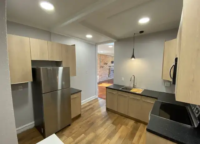 Property at 932 E 4th St Unit 4, Duluth, MN, 55805, 1 bed, 1 bath, [object Object]