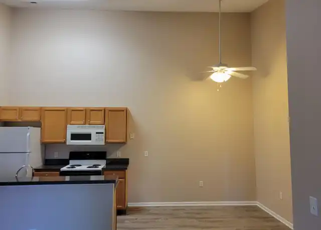 Property at 50 Hunt Club Dr Unit 307, Akron, OH, 44321, 2 beds, 2 baths, [object Object]