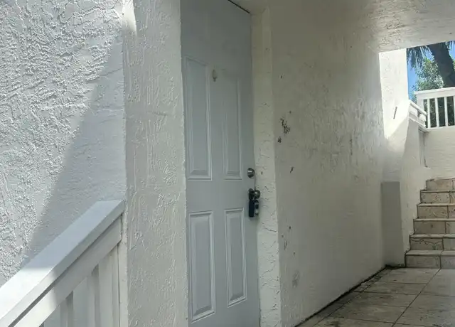 Property at 652 Hernando St Unit B, Fort Pierce, FL, 34949, 2 beds, 1 bath, [object Object]