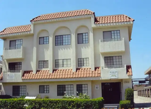 Property at 13621 Cerise Ave Unit 18, Hawthorne, CA, 90250, 1 bed, 1 bath, [object Object]
