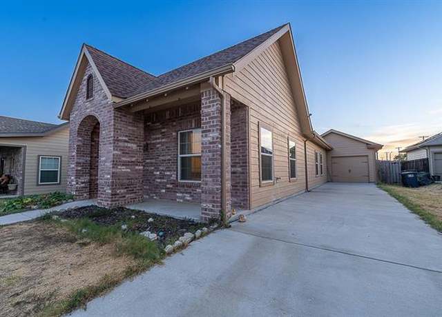 Photo of 3641 Eagle Nest St, Fort Worth, TX 76106