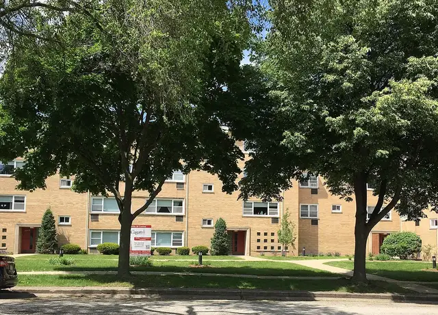Photo of 4906 Conrad St, Skokie, IL 60077