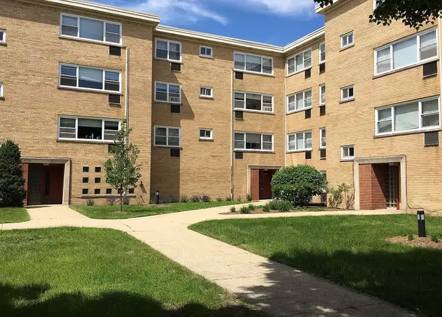 Photo of 4906 Conrad St, Skokie, IL 60077