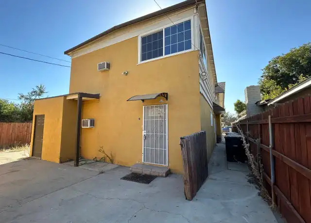 Property at 450 N Taylor St Unit B, Hemet, CA, 92543, 2 beds, 1.5 baths, [object Object]