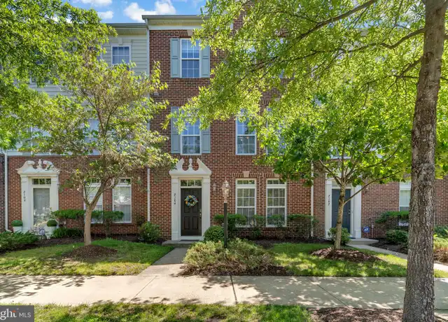 Property at 2104 Abbottsbury Way, Woodbridge, VA, 22191, 3 beds, 2.5 baths, [object Object]