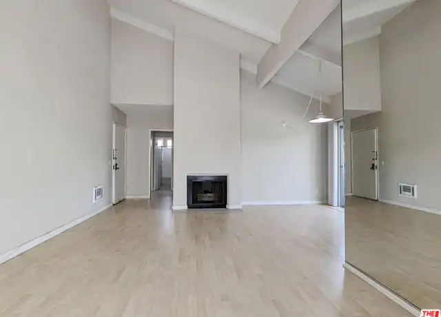 Property at 1538 11th St Unit 6, Santa Monica, CA, 90401, 2 beds, 2 baths, [object Object]