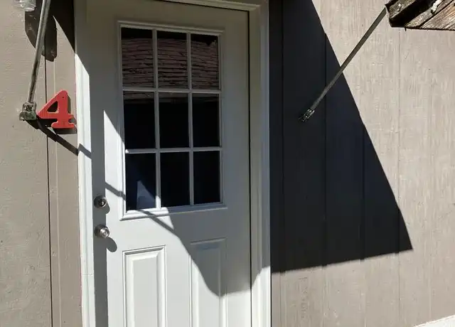 Property at 803 N Main St #4, Ashland, OR, 97520, 1 bed, 1 bath, [object Object]
