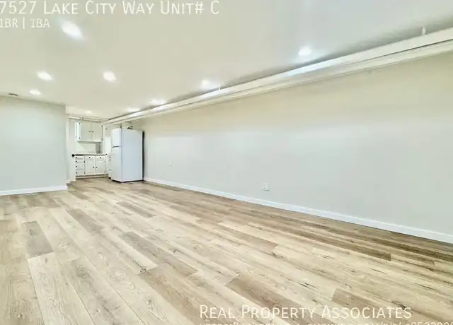 Property at 7527 Lake City Way NE Unit C, Seattle, WA, 98115, 1 bed, 1 bath, [object Object]