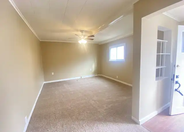 Property at 723 Broadway St Unit 3, Martins Ferry, OH, 43935, 2 beds, 1 bath, [object Object]