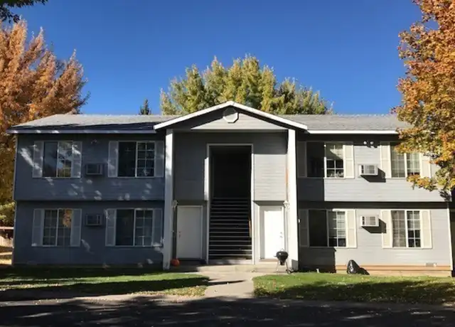 Property at 421 NW 17th St Unit 2, Redmond, OR, 97756, 2 beds, 1 bath, [object Object]