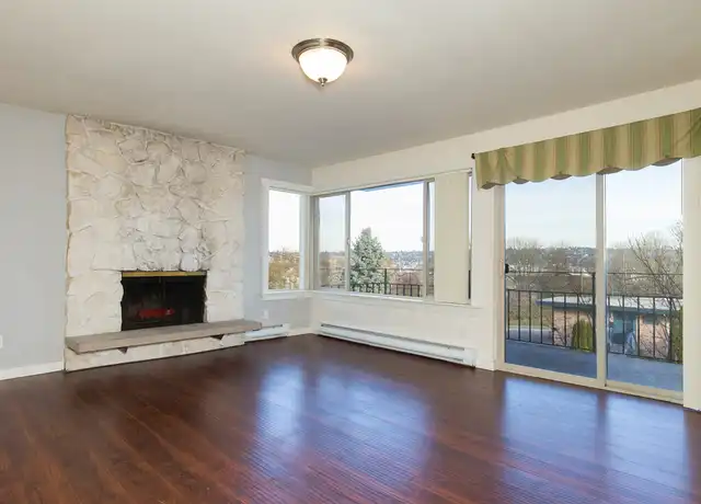 Property at 4245 27th Ave W Unit 5, Seattle, WA, 98199, 3 beds, 1 bath, [object Object]