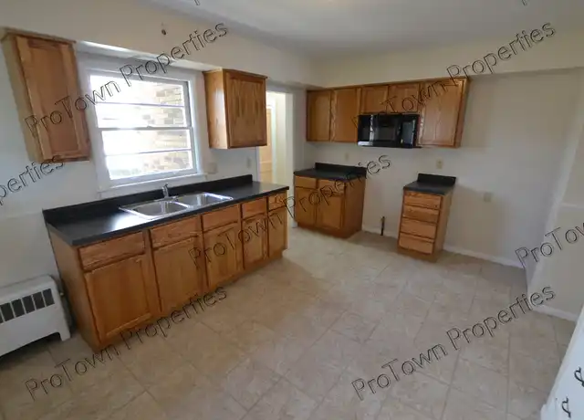 Property at 125 Hunter Ave, Joliet, IL, 60436, 4 beds, 1.5 baths, [object Object]