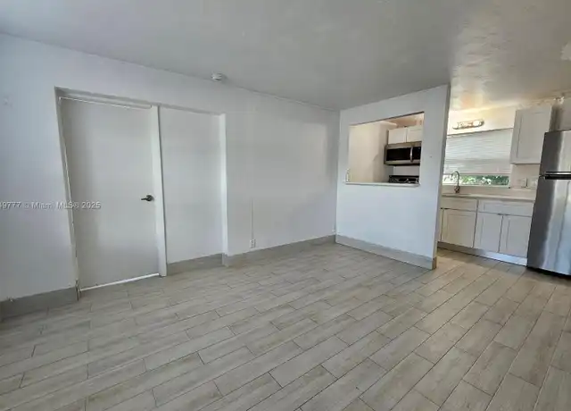 Property at 26 SE 13th Ter #2, Dania Beach, FL, 33004, 1 bed, 1 bath, [object Object]