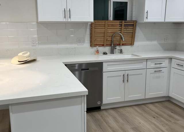 Photo of 710 6th St, Norco, CA 92860