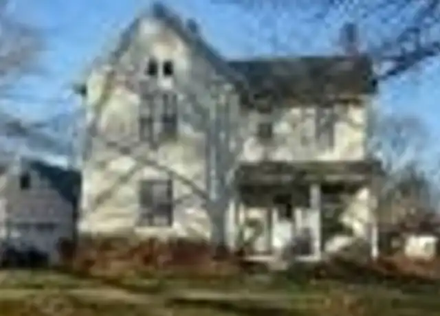 Property at 822 Roosevelt St, Iowa City, IA, 52240, 3 beds, 1 bath, [object Object]