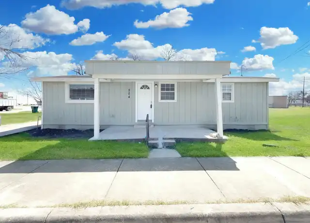 Property at 204 E Langley Blvd, Universal City, TX, 78148, 2 beds, 1 bath, [object Object]