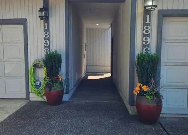 Property at 1896 Court St NE Unit 2b, Salem, OR, 97301, 2 beds, 2 baths, [object Object]