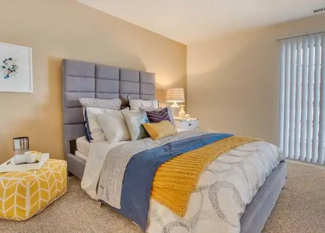 Property at 136 Ascot Ln, Willowbrook, IL, 60527, 1 bed, 1 bath, [object Object]