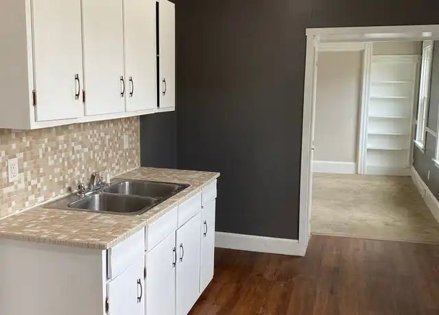 Property at 121 Winter St Unit 5, Fall River, MA, 02720, 2 beds, 1 bath, [object Object]
