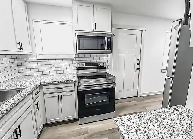 Property at Verandas of Beaumont - 2020 Cottonwood St, Beaumont, TX, 77703, 2-3 beds, 1 bath, [object Object]