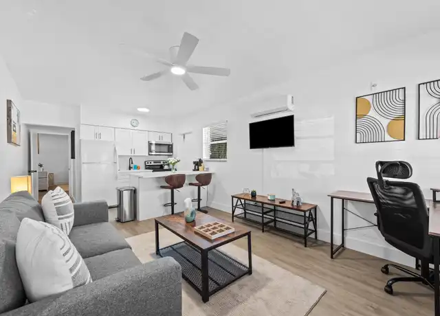 Property at 310 NE 6th St Unit 2, Hallandale Beach, FL, 33009, 1 bed, 1 bath, [object Object]