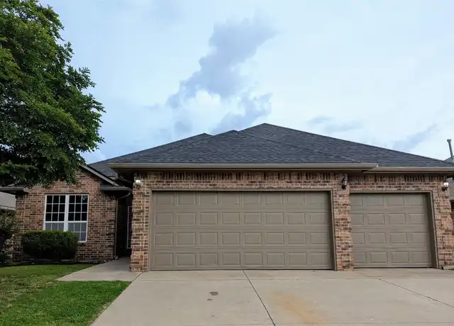 Property at 1629 SW 31st St, Moore, OK, 73160, 3 beds, 2 baths, [object Object]