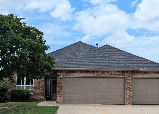 Property at 1629 SW 31st St, Moore, OK, 73160, 3 beds, 2 baths, [object Object]