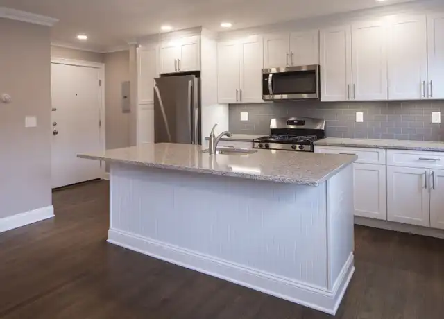 Property at 20 Annex Pl Unit F2, Bergenfield, NJ, 07621, 1 bed, 1 bath, [object Object]