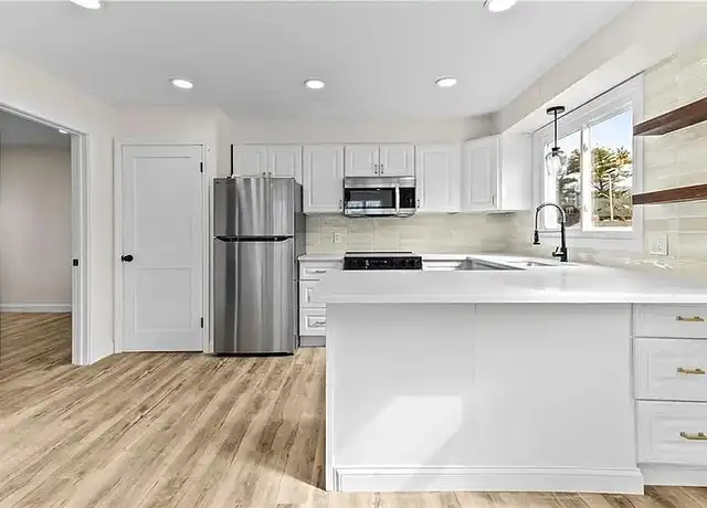 Property at 21 Joy St Unit 2, Providence, RI, 02908, 2 beds, 1 bath, [object Object]