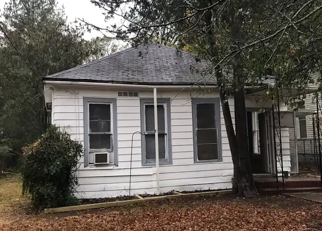Property at 951 Whittington Ave, Hot Springs National Park, AR, 71901, 2 beds, 1 bath, [object Object]
