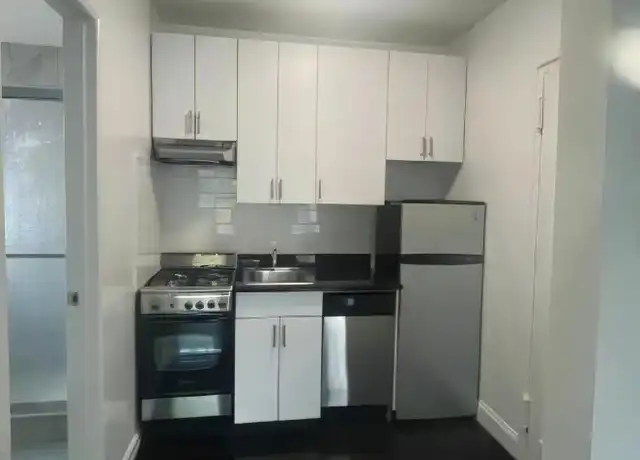 Property at 11 W 8th St, New York, NY, 10011, 0 beds, 1 bath, [object Object]