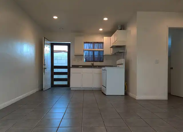 Property at 337 E Ash Ave, Fullerton, CA, 92832, 2 beds, 1 bath, [object Object]