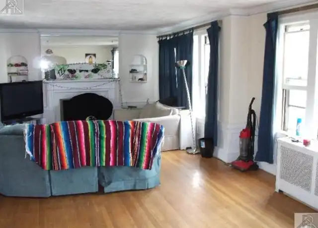 Property at 28 Manet Rd, Chestnut Hill, MA, 02467, 5 beds, 1.5 baths, [object Object]