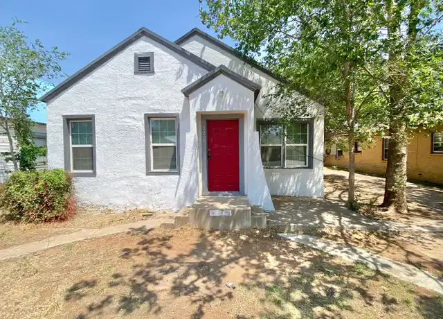 Property at 2218 15th St Unit Front, Lubbock, TX, 79401, 2 beds, 2 baths, [object Object]