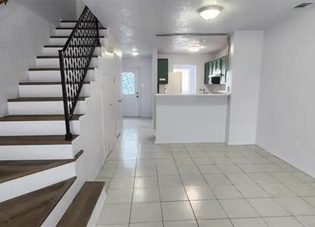 Property at 617 Carriagehouse Ln Unit 2e, Garland, TX, 75040, 2 beds, 1.5 baths, [object Object]