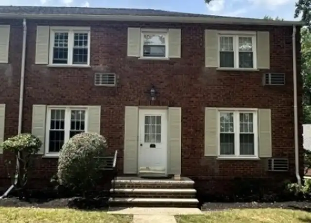 Property at 20B Parkway Vlg, Cranford, NJ, 07016, 2 beds, 1.5 baths, [object Object]