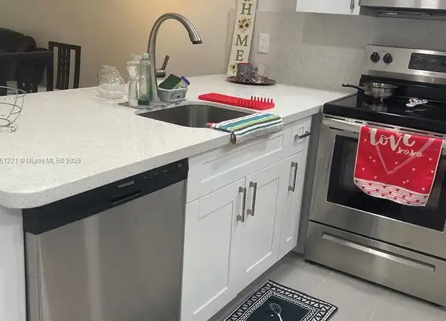 Property at 1102 Bahama Bnd Unit D2, Coconut Creek, FL, 33066, 1 bed, 1 bath, [object Object]