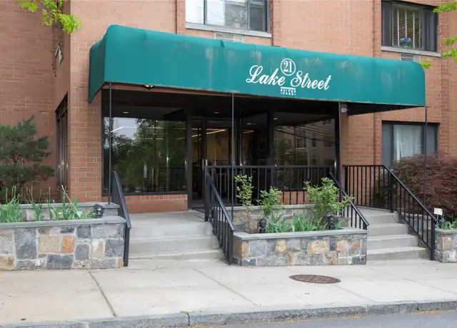 Property at 21 Lake St Unit 6L, White Plains, NY, 10603, 2 beds, 1.5 baths, [object Object]