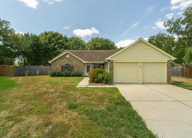 Property at 2902 Laurelridge Dr, League City, TX, 77573, 4 beds, 2 baths, [object Object]