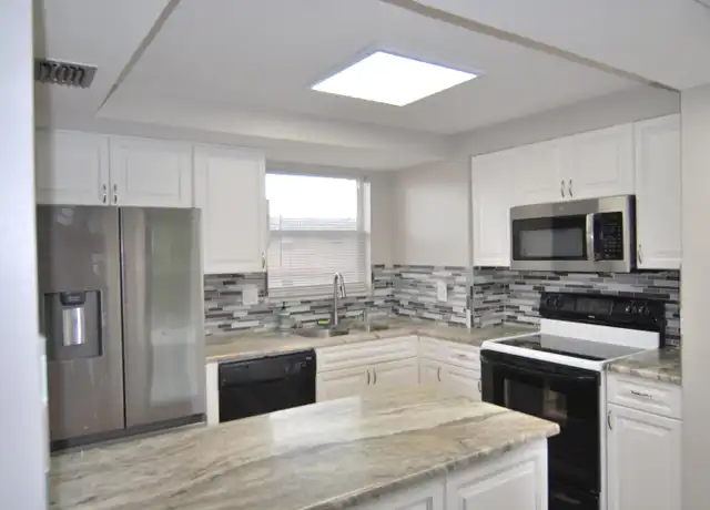 Property at 729 Lori Dr #305, Palm Springs, FL, 33461, 2 beds, 2 baths, [object Object]
