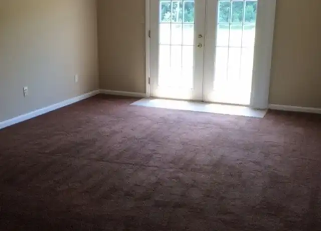 Property at Lynnwood Apartments - Lynnwood Way, Bowling Green, KY, 42104, 1-2 bed, 1-2 bath, [object Object]