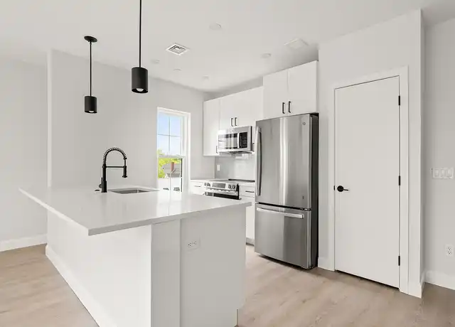 Property at 103 Cottage St, Lynn, MA, 01905, 1-2 bed, 1 bath, [object Object]