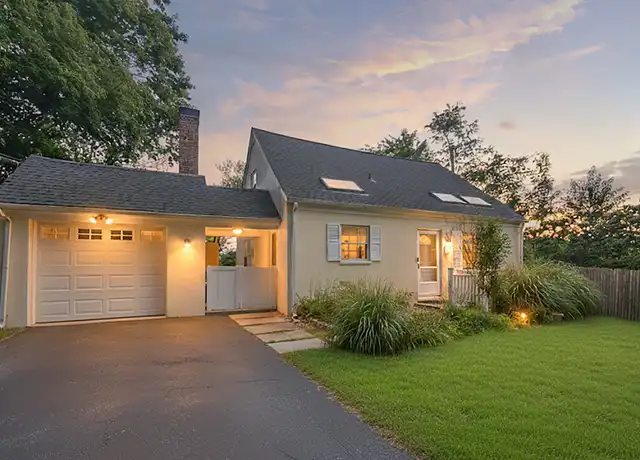 Property at 14 Long Lots Rd, Westport, CT, 06880, 3 beds, 2 baths, [object Object]