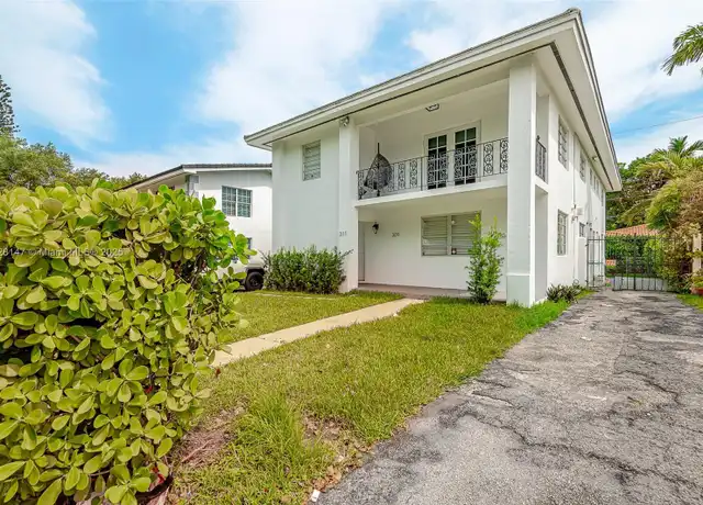 Property at 309 Bird Rd Unit 309, Coral Gables, FL, 33146, 3 beds, 2 baths, [object Object]