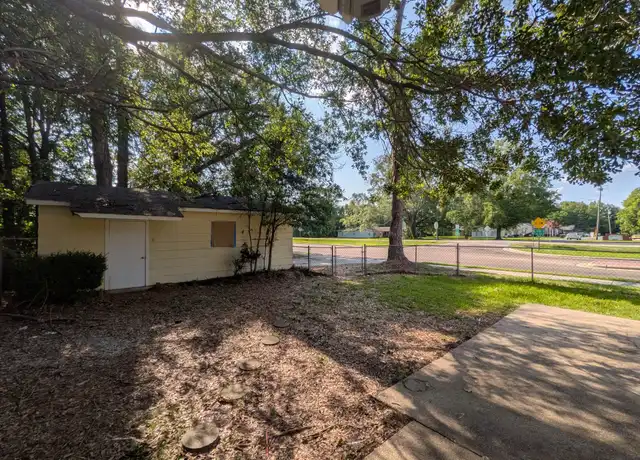 Property at 416 N 19th Ave, Hattiesburg, MS, 39401, 2 beds, 1 bath, [object Object]