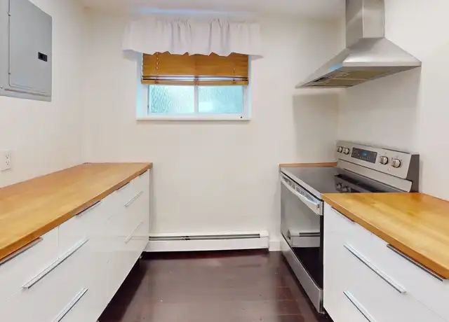 Property at 31 Westgate Rd #1, Chestnut Hill, MA, 02467, 2 beds, 1 bath, [object Object]