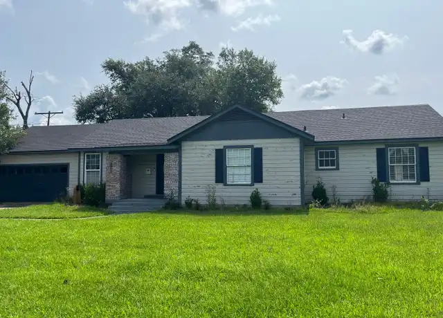 Property at 1804 20th St, Orange, TX, 77630, 4 beds, 2 baths, [object Object]