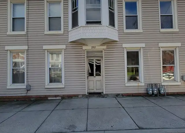 Property at 252 Lincoln Hwy Apt 2, Chambersburg, PA, 17201, 2 beds, 1 bath, [object Object]