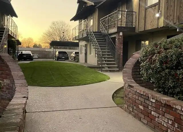 Property at 4233 N Bengston Ave Unit B, Fresno, CA, 93705, 2 beds, 1 bath, [object Object]